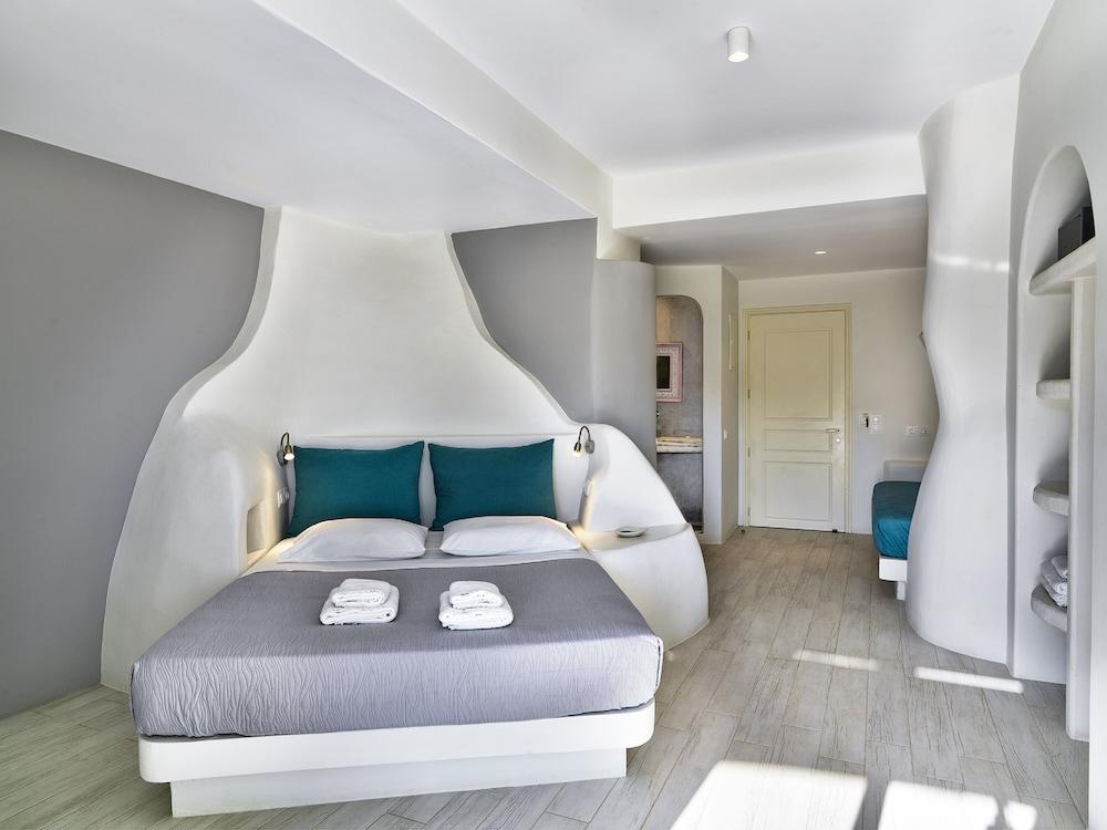 Aloni Hotel & Suites Piso Livadi Extérieur photo