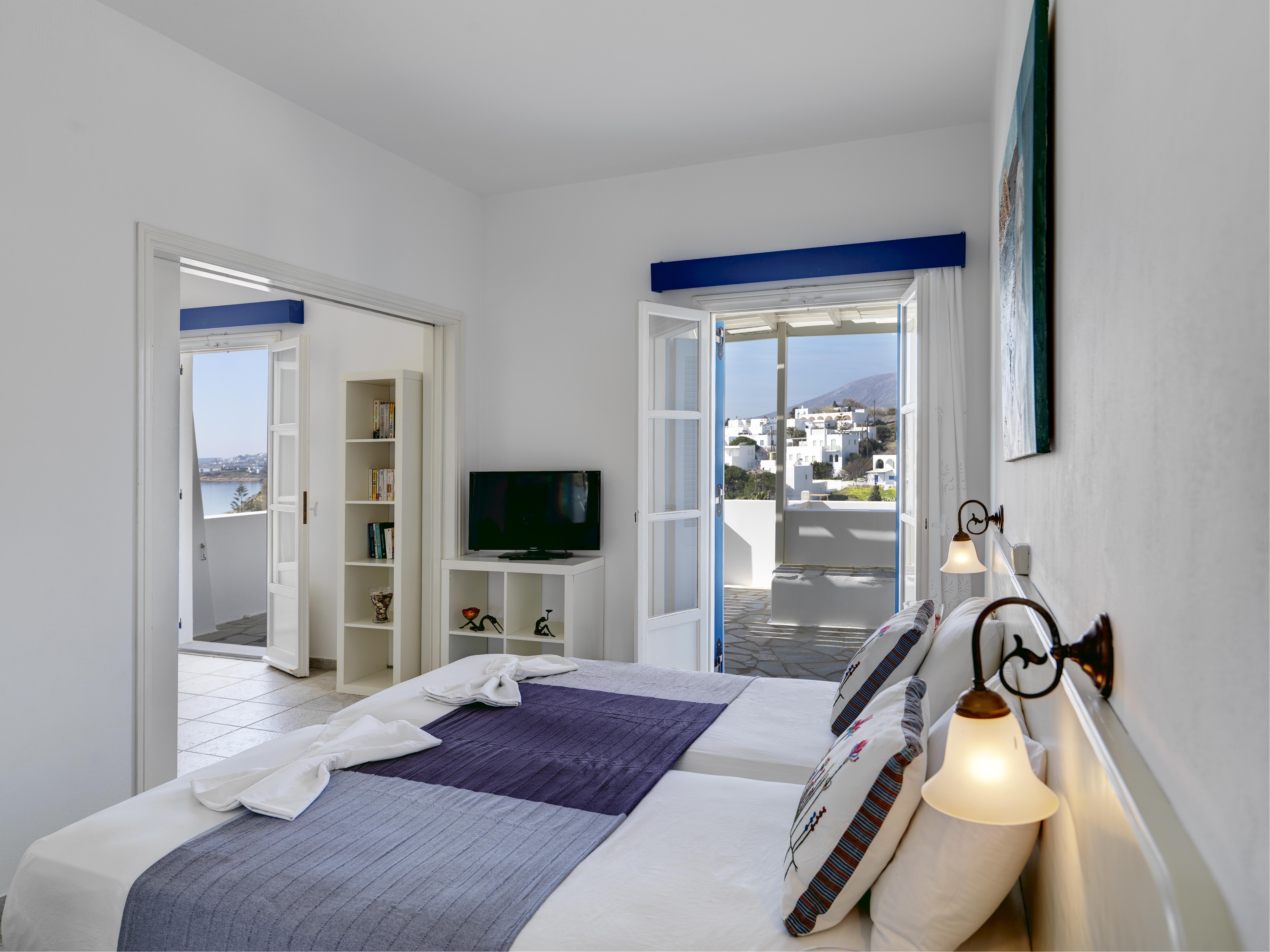 Aloni Hotel & Suites Piso Livadi Extérieur photo