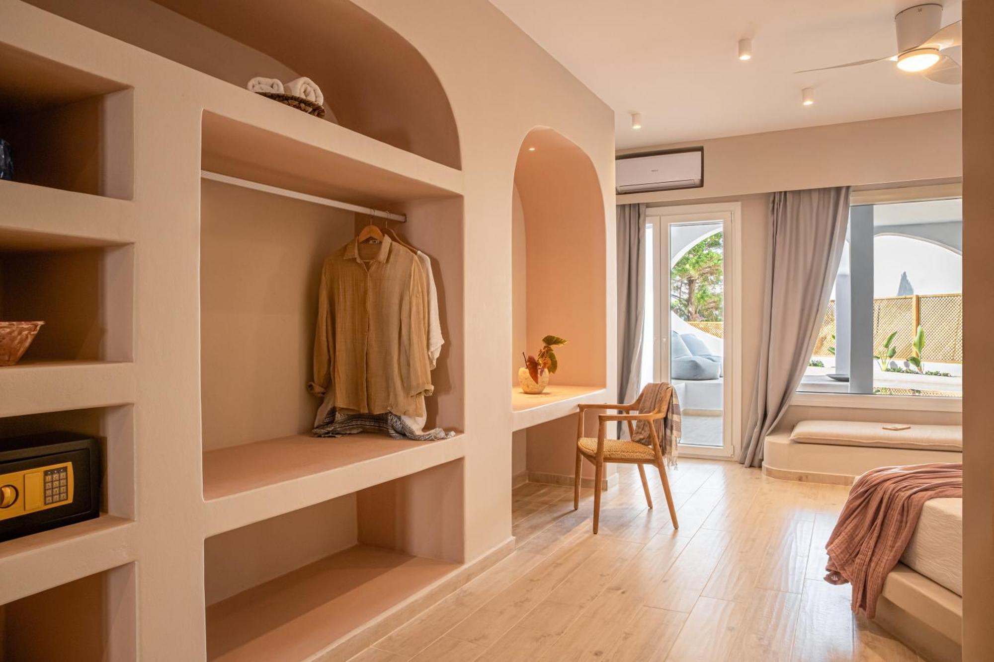 Aloni Hotel & Suites Piso Livadi Extérieur photo