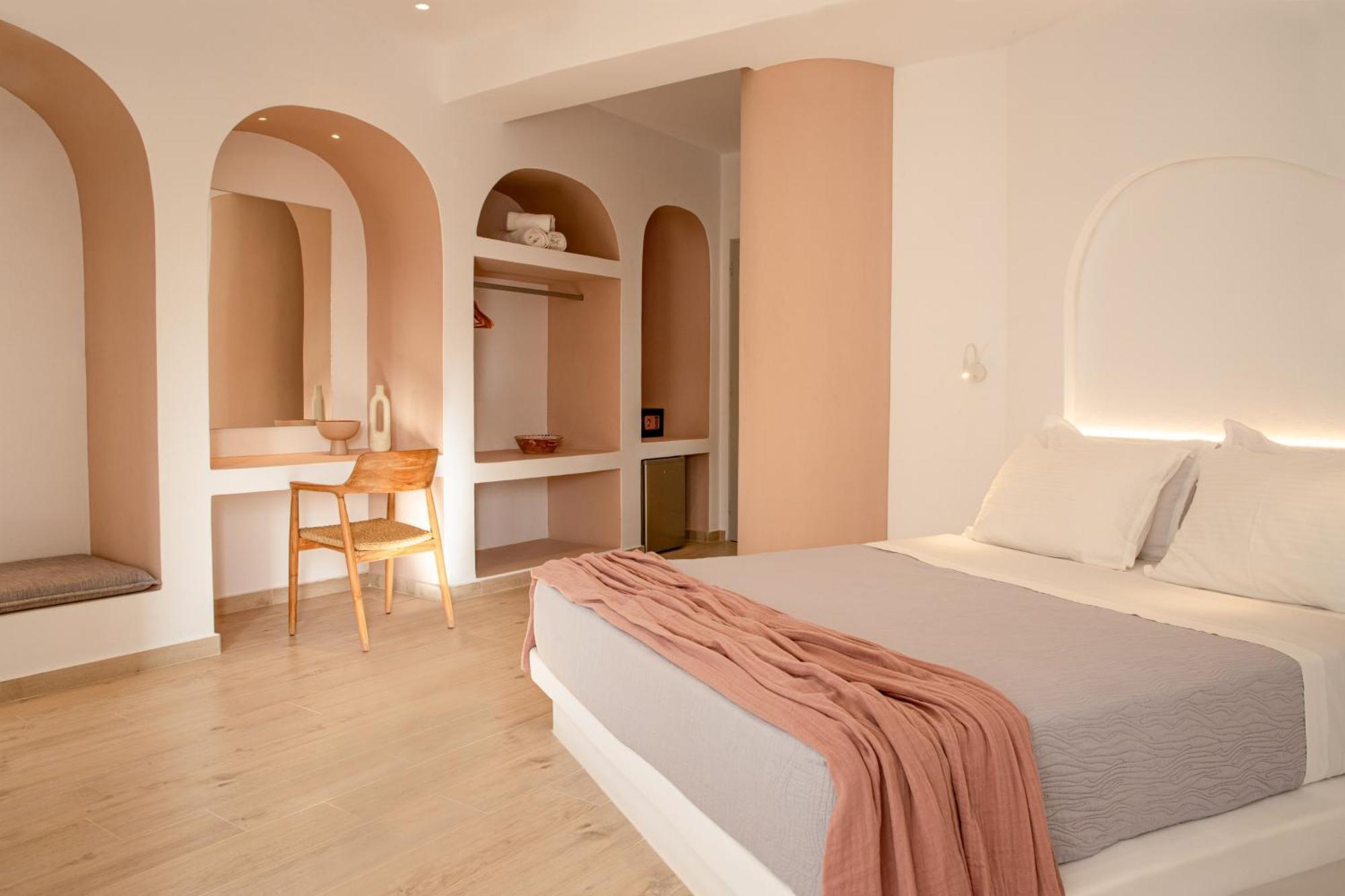 Aloni Hotel & Suites Piso Livadi Extérieur photo